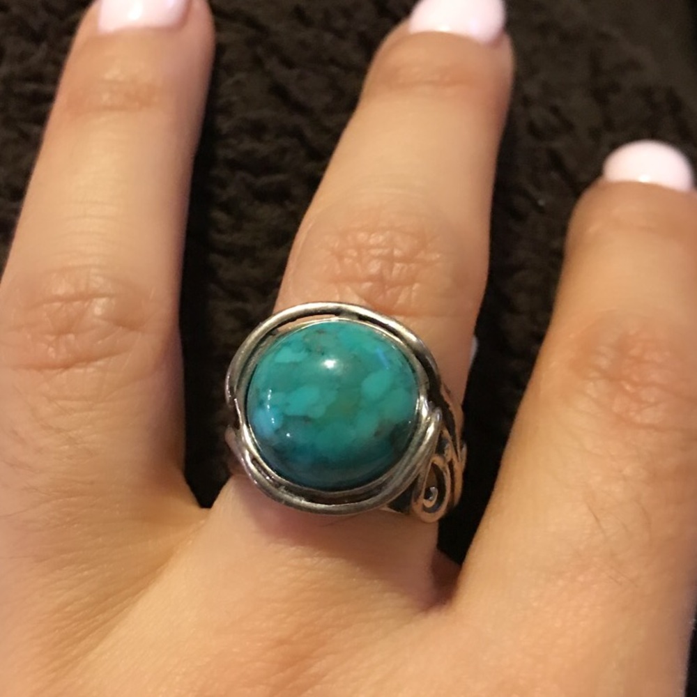 Silver ring - Picture 2 of 3